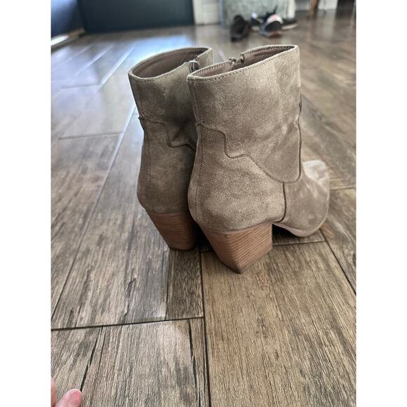 Mi.Im Women's Tan Gray Taupe Suede Side Zip Booties Size 9 - Picture 1 of 8